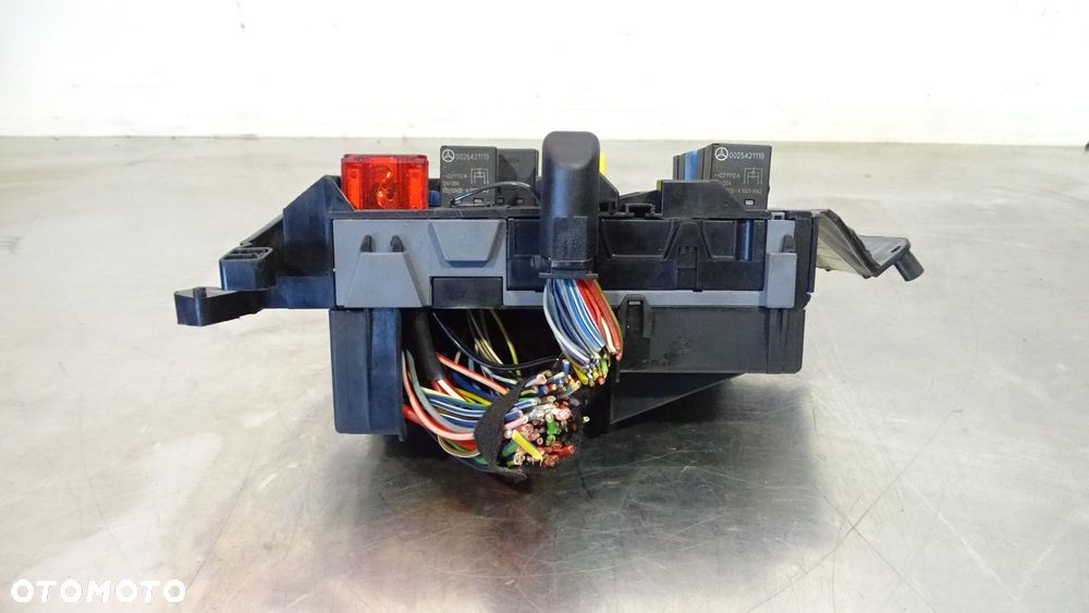 SKRZYNKA BEZPIECZNIKÓW SMART FORTWO I 0001683V001 - 3