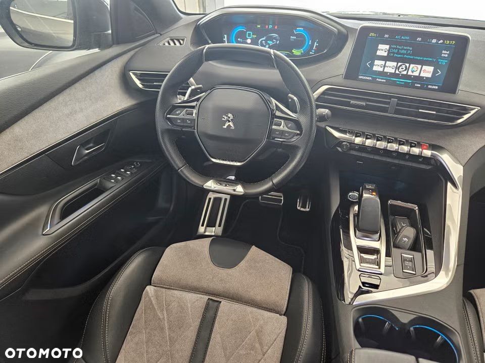 Peugeot 3008 1.6 PureTech HYbrid4 GT Line S&S EAT8 - 11