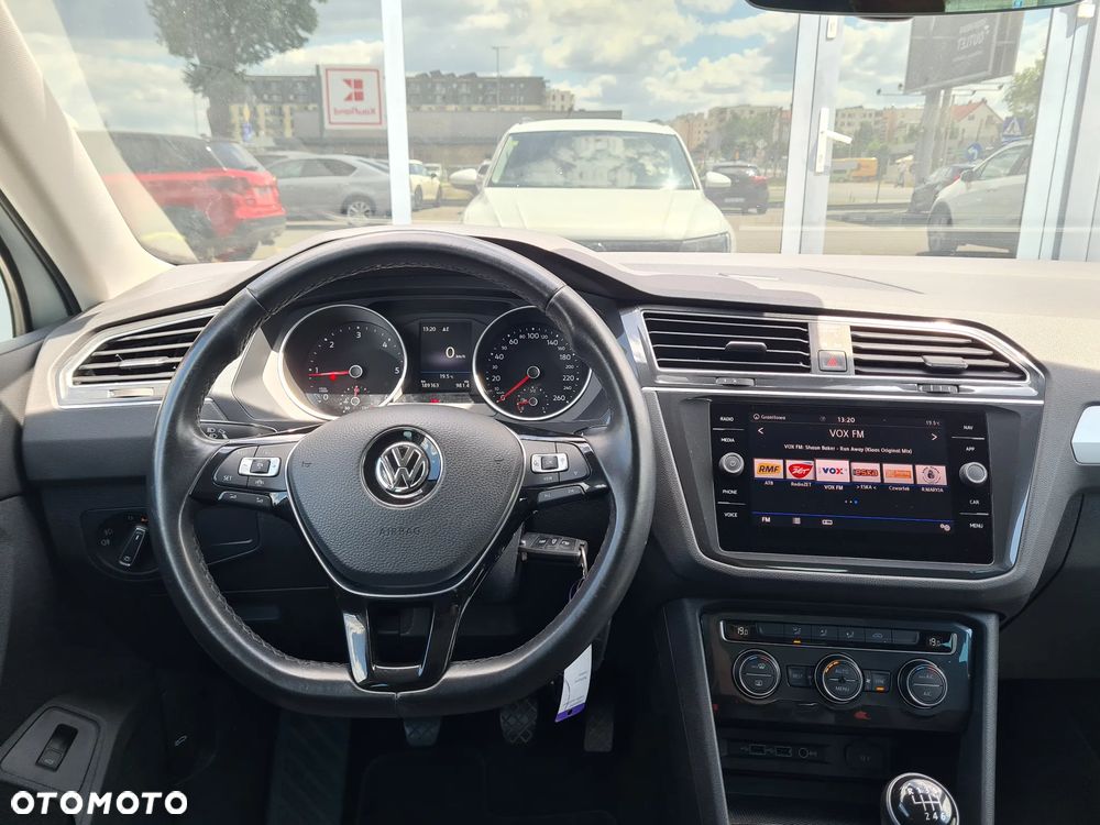 Volkswagen Tiguan - 10