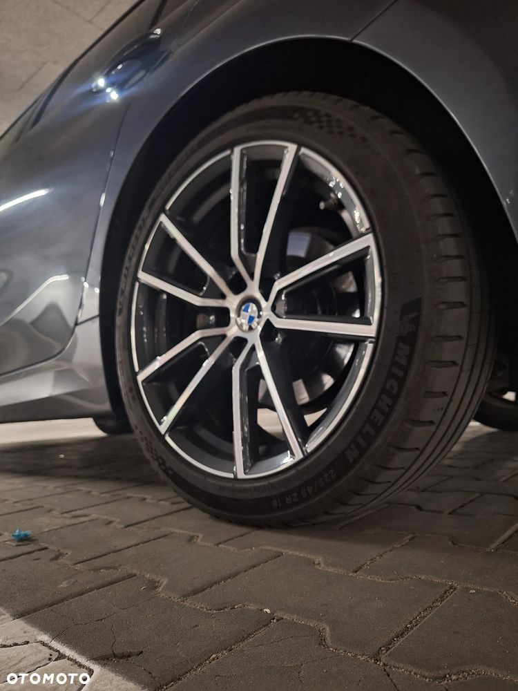 BMW Seria 3 320d MHEV Sport Line - 11