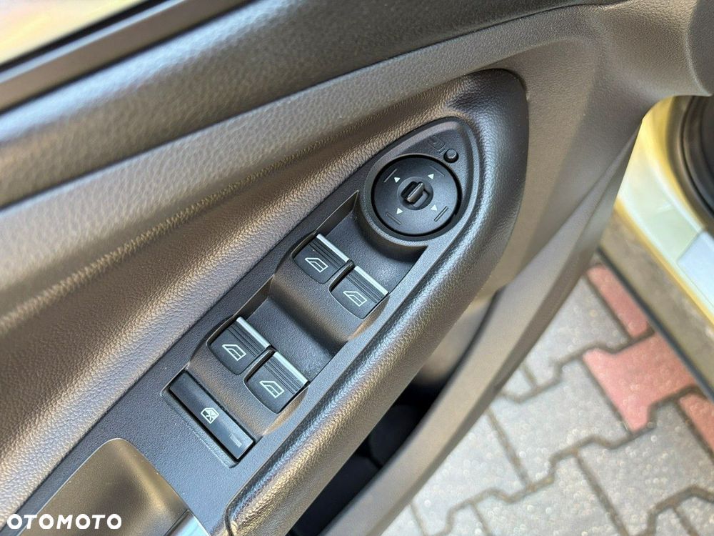 Ford Kuga - 12