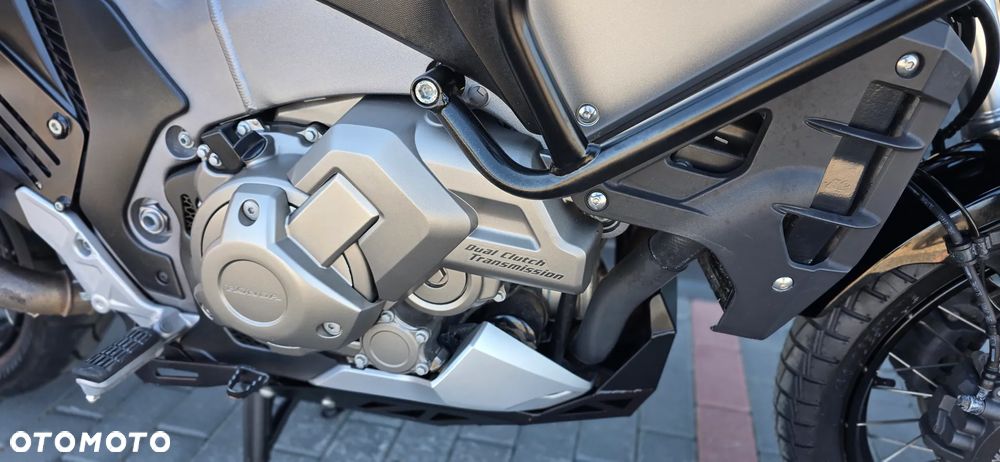 Honda VFR - 12