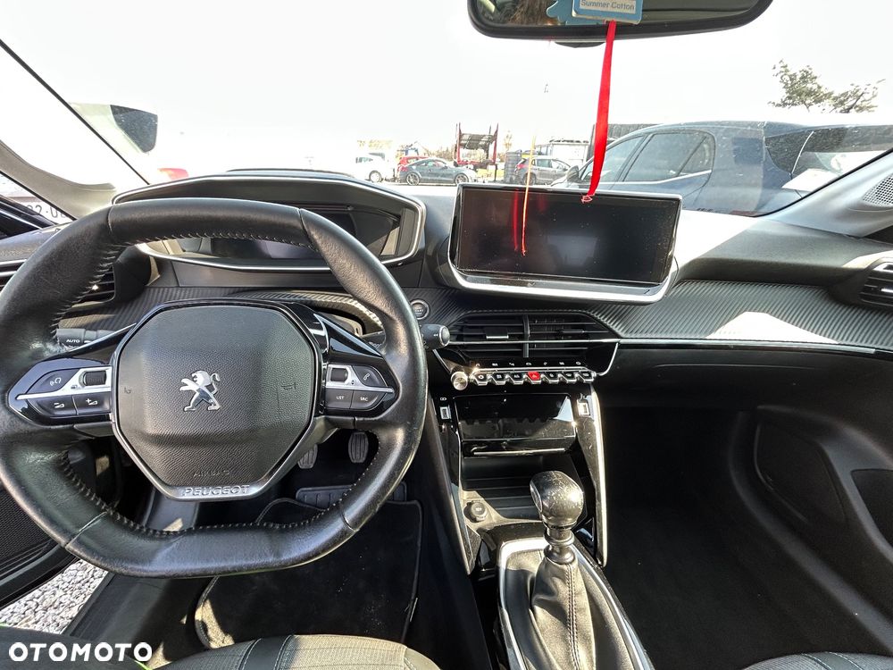 Peugeot 208 - 33