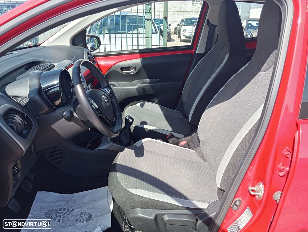 Toyota Aygo 1.0 X-Play - 6
