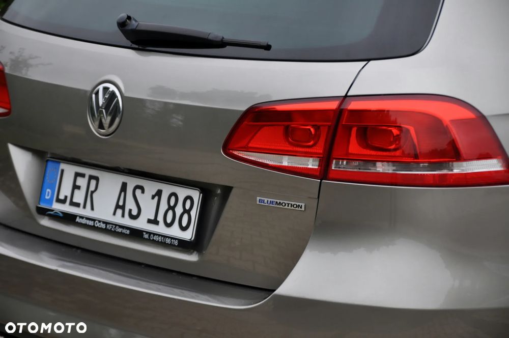 Volkswagen Passat Variant 1.6 TDI BlueMotion - 16