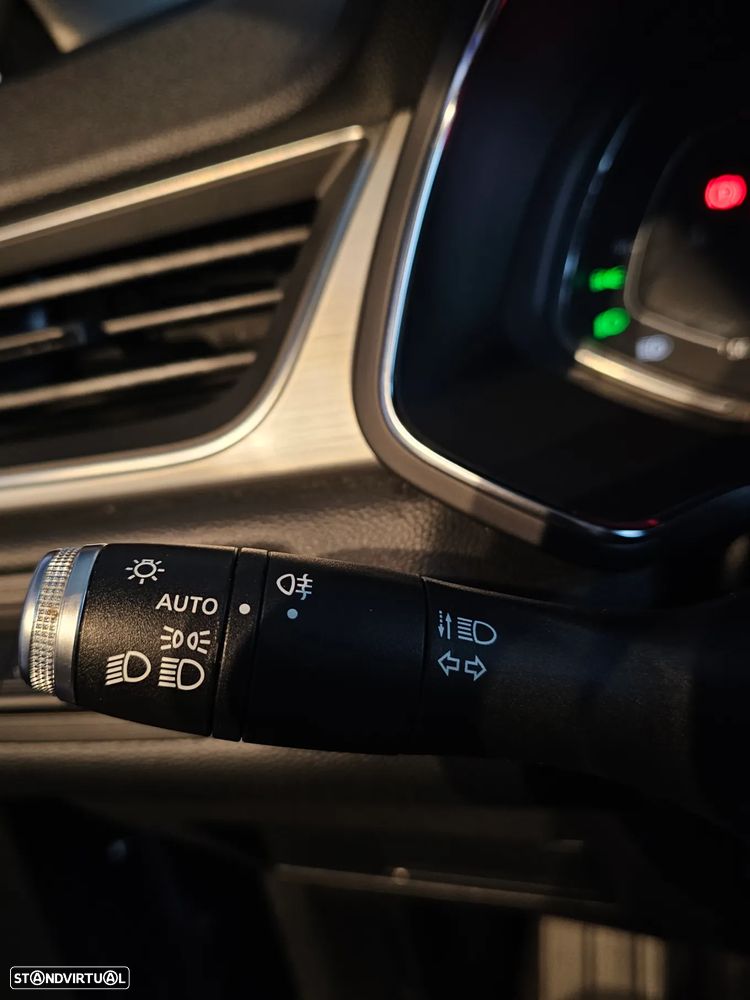 Renault Captur 1.3 TCe Exclusive EDC - 27