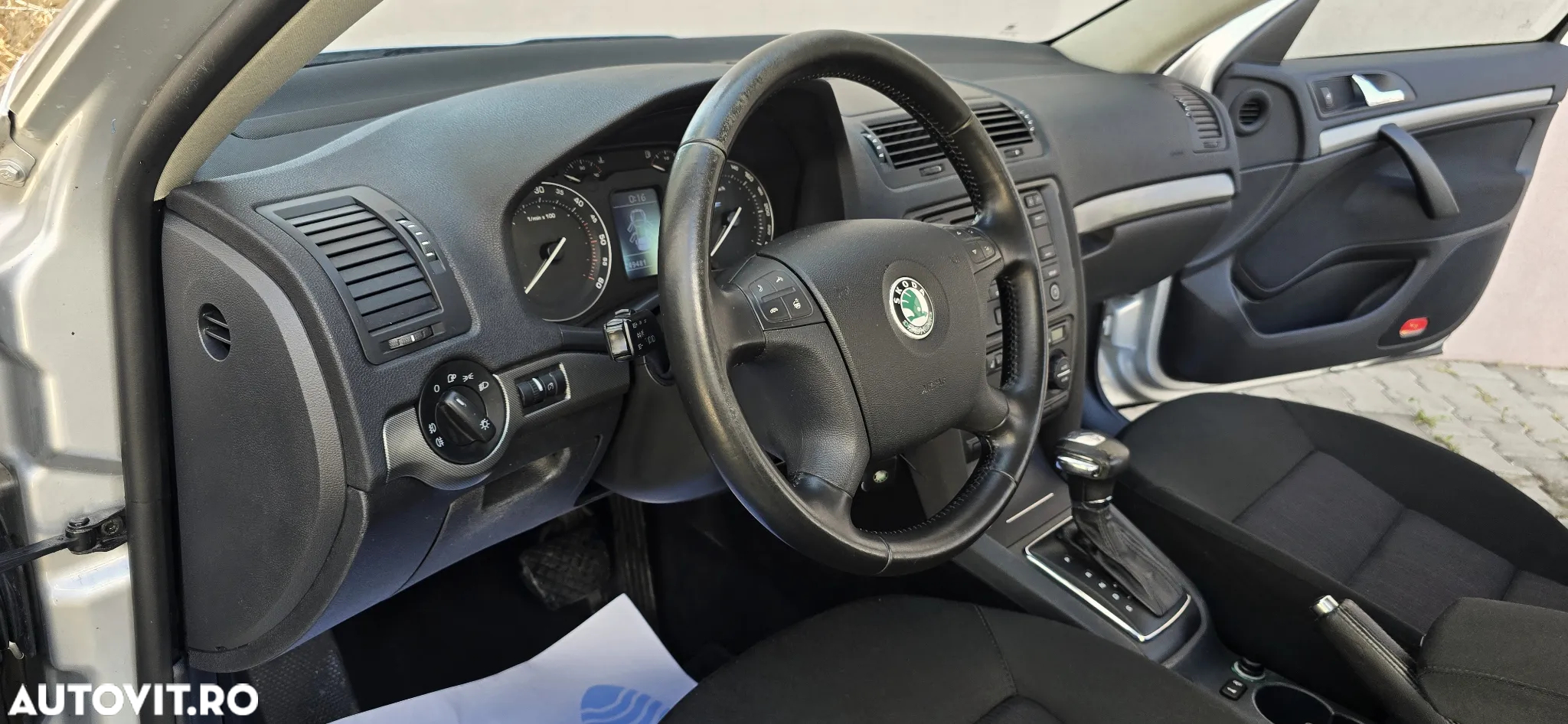 Skoda Octavia 2.0 TDI DSG Edition 100 - 8