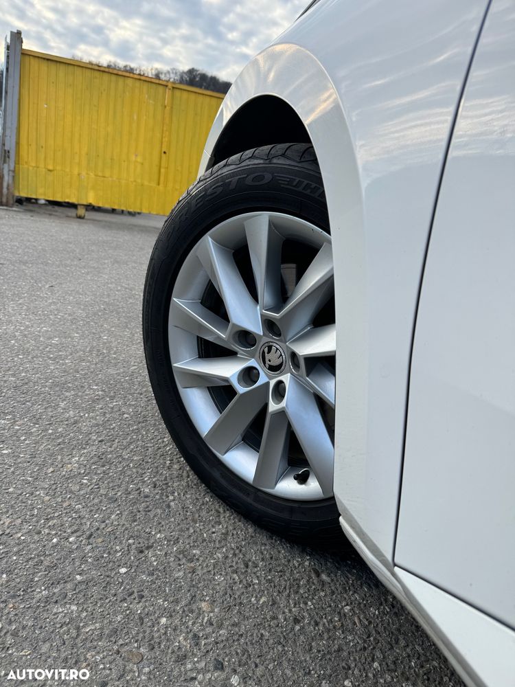 Skoda Superb 1.6 TDI DSG Ambition - 10