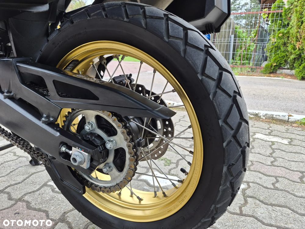 Honda CRF - 9