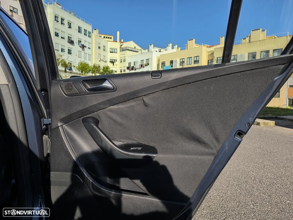 VW Passat 2.0 TDI Confortline - 9