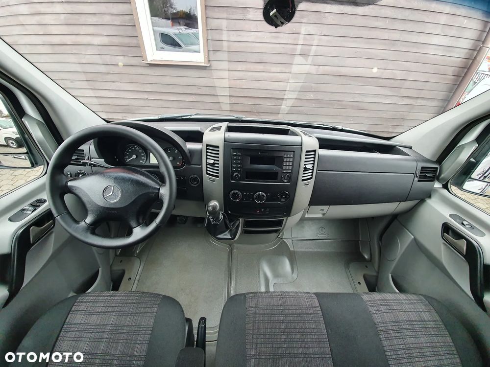 Mercedes-Benz Sprinter - 26