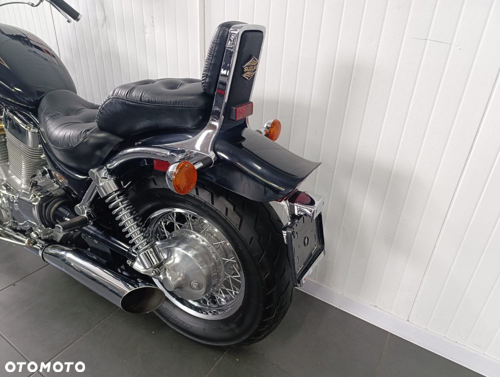 Suzuki Intruder - 13