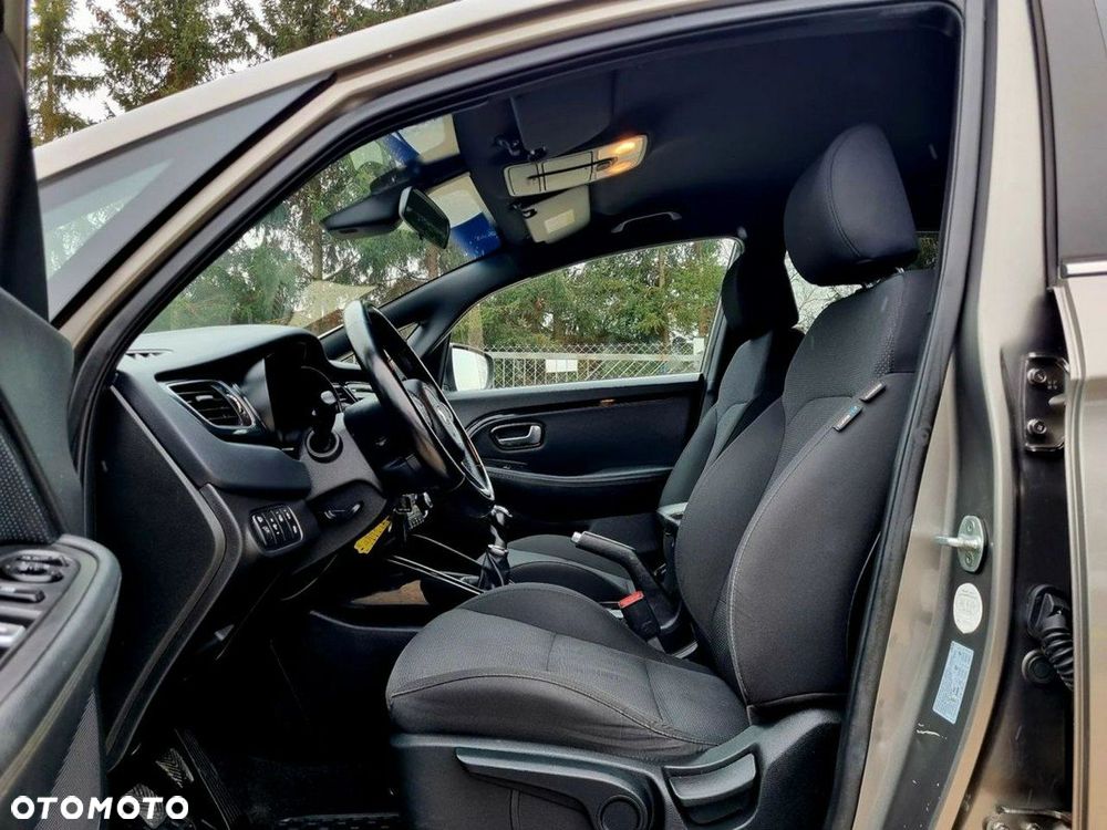 Kia Carens 1.7 CRDi L 7os - 8