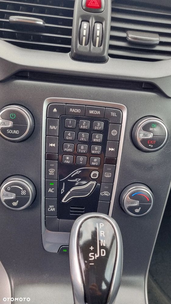 Volvo V40 D3 Geartronic Momentum - 20