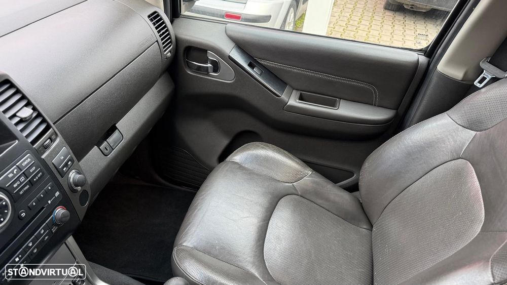 Nissan Navara 2.5 dCi CD LE Hi-Tech +P.Premium 4WD - 13