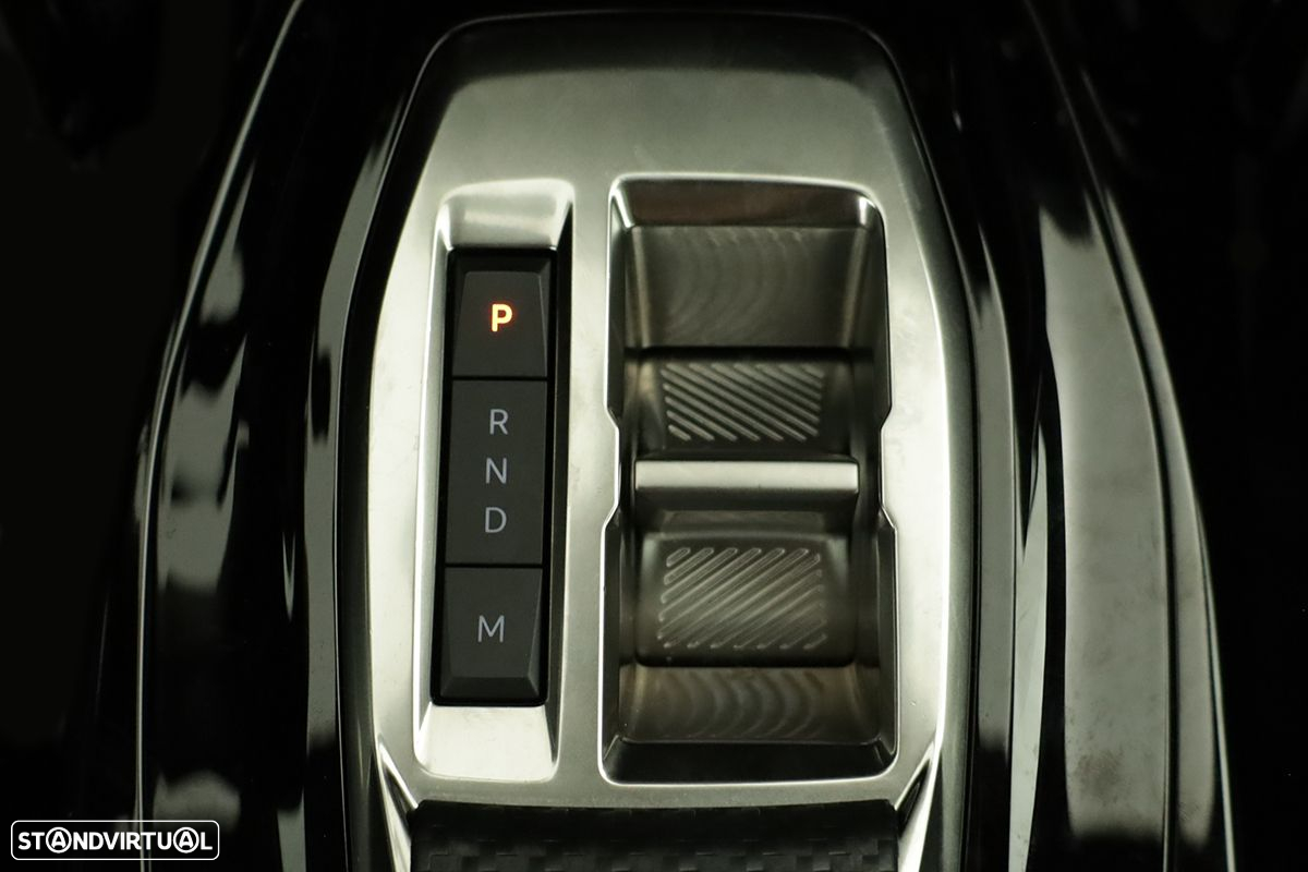 Peugeot 2008 1.2 PureTech Allure EAT8 - 14