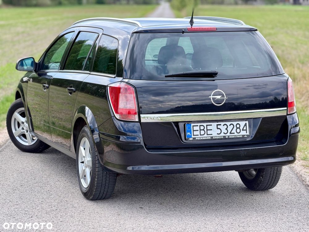 Opel Astra 1.6 Design Edition - 11
