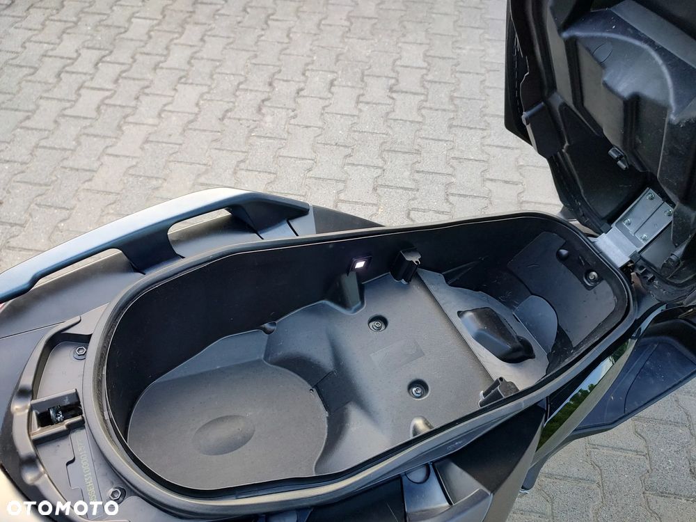 Yamaha X-max - 13