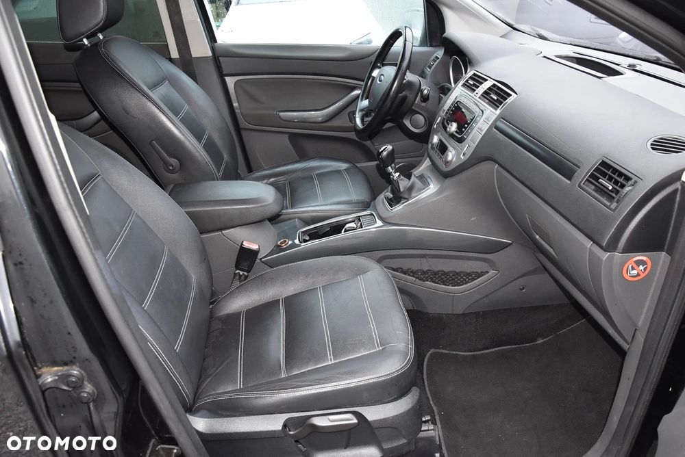 Ford Kuga 2.5 4x4 Titanium - 8