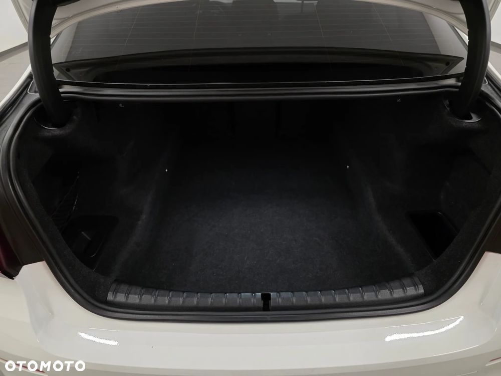 BMW Seria 5 518d mHEV Luxury Line sport - 40
