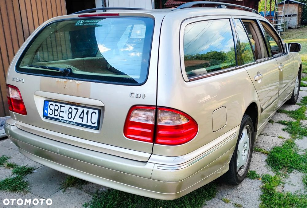Mercedes-Benz Klasa E 320 T CDI Elegance - 4