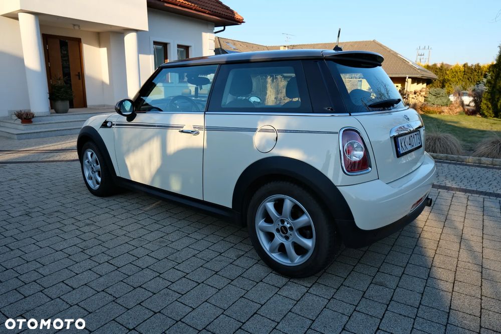 MINI Cooper Standard - 16