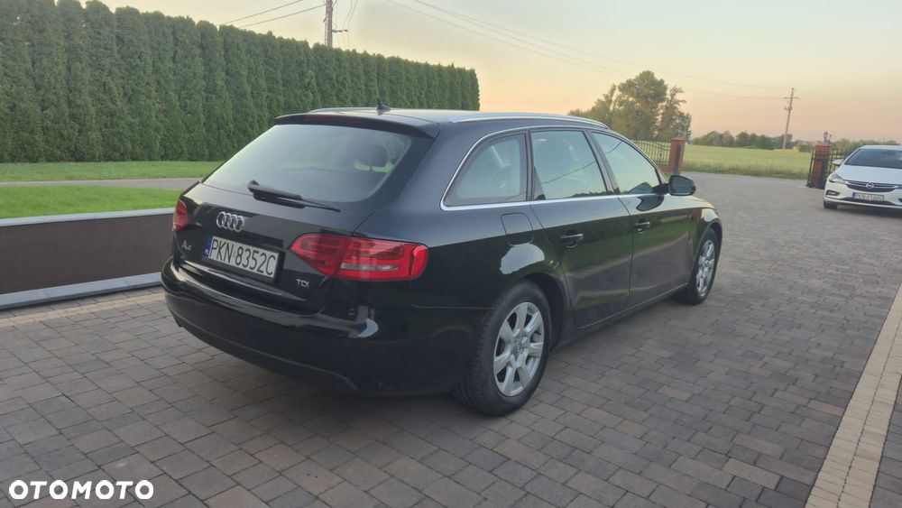 Audi A4 Avant 2010 photo 2