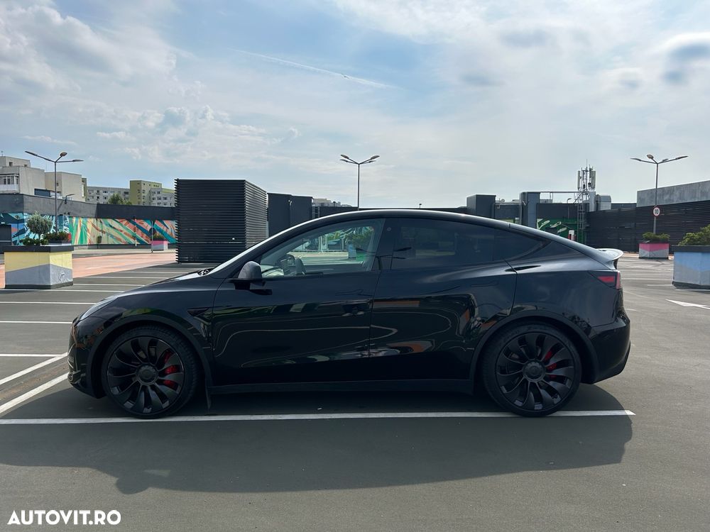 Tesla Model Y AWD Performance - 1
