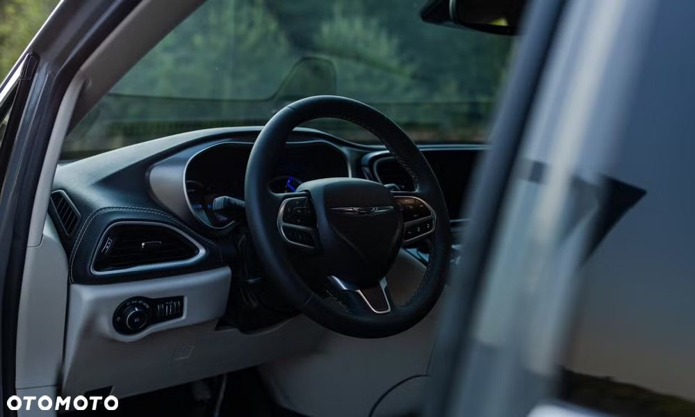 Chrysler Pacifica - 9