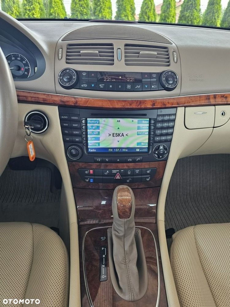 Mercedes-Benz Klasa E 320 Elegance - 17