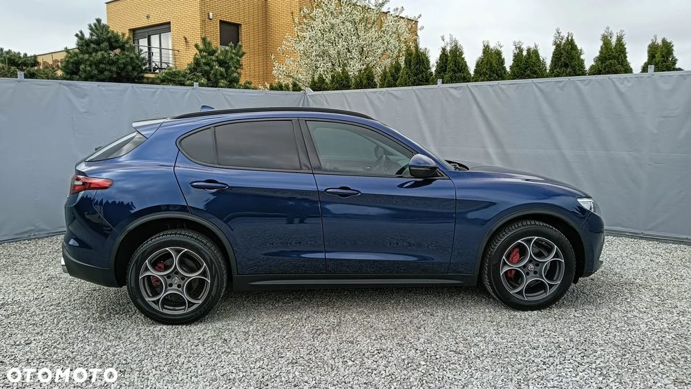 Alfa Romeo Stelvio 2.0 Turbo 16V AT8-Q4 Executive - 6