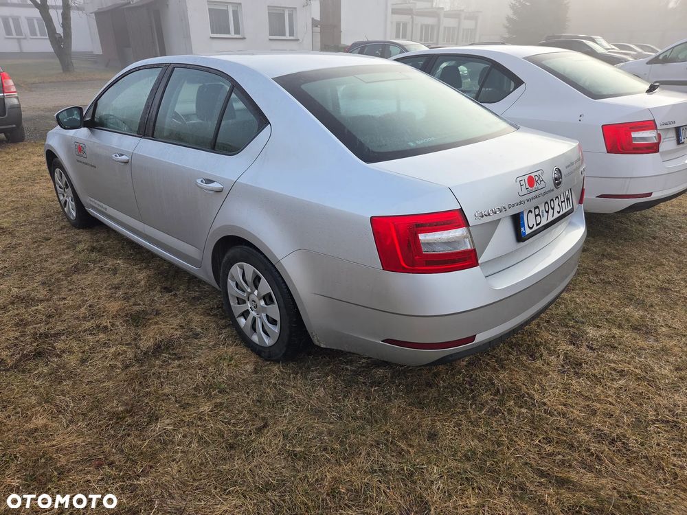Skoda Octavia 1.6 TDI Active - 10