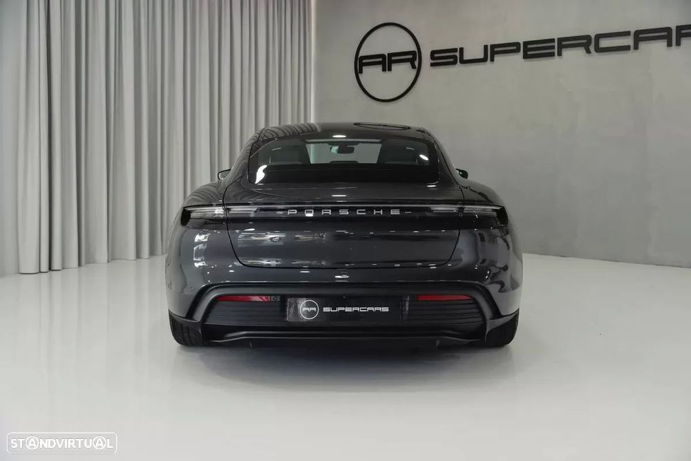 Porsche Taycan 4S - 16