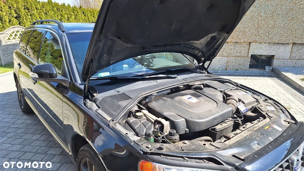 Volvo V70 D5 Momentum - 22