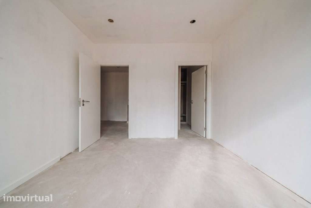 Apartamento T1 totalmente renovado com entrada independente – Minde - Grande imagem: 3/14