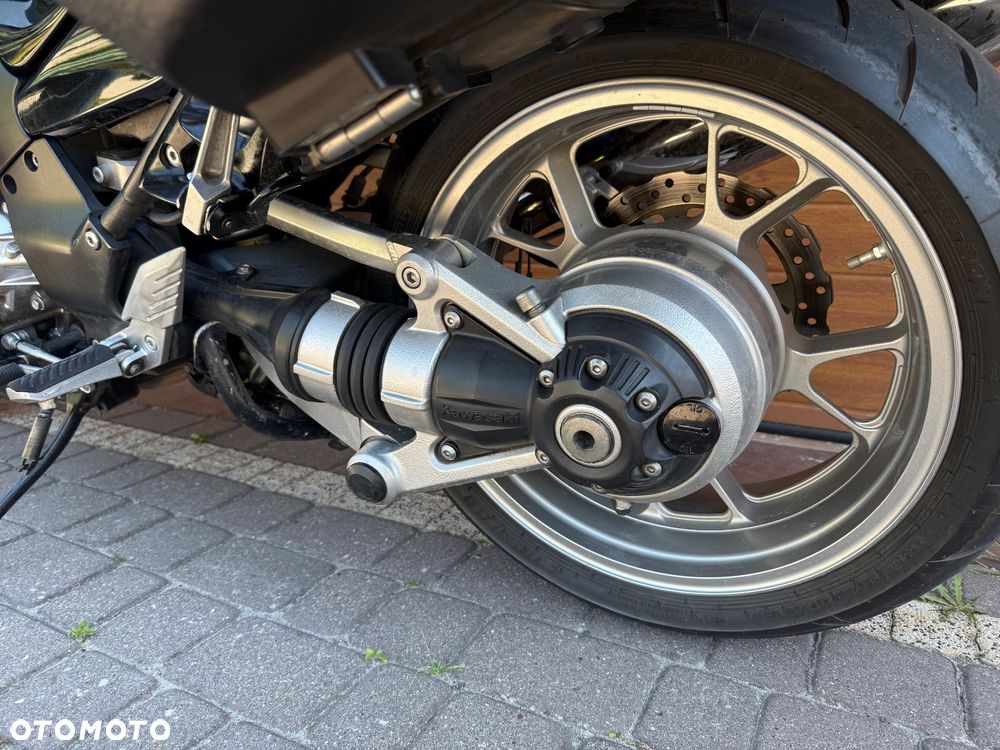 Kawasaki GTR - 14