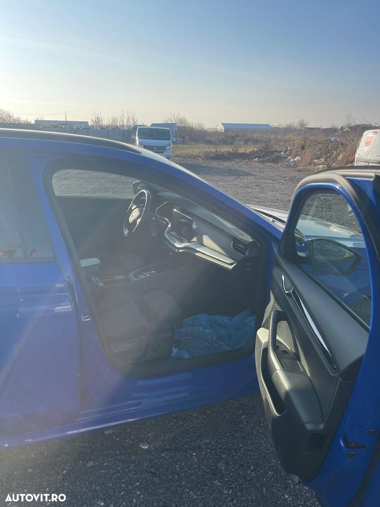 Skoda Octavia Combi 2.0 TDI DSG Exclusive - 10