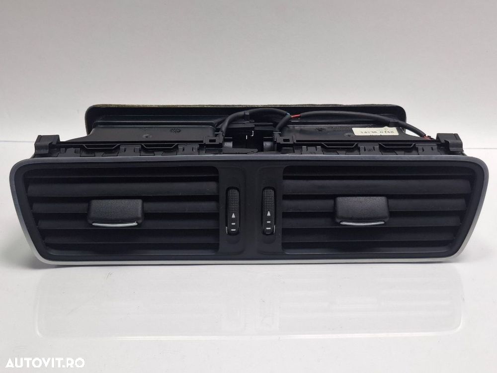Grila ventilatie centrala bord VOLKSWAGEN PASSAT 365 2010 - 20142.0 2.0 TDi BlueMotion CFFB 3AB819728A - 2