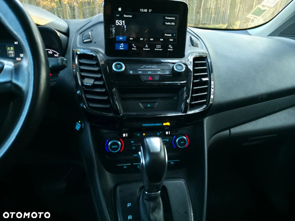 Ford Tourneo Connect Grand - 29