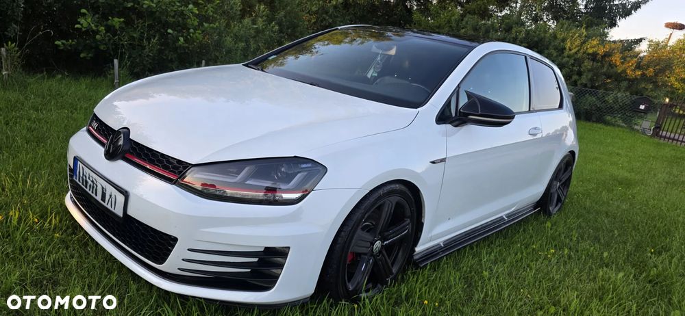 Volkswagen Golf - 6