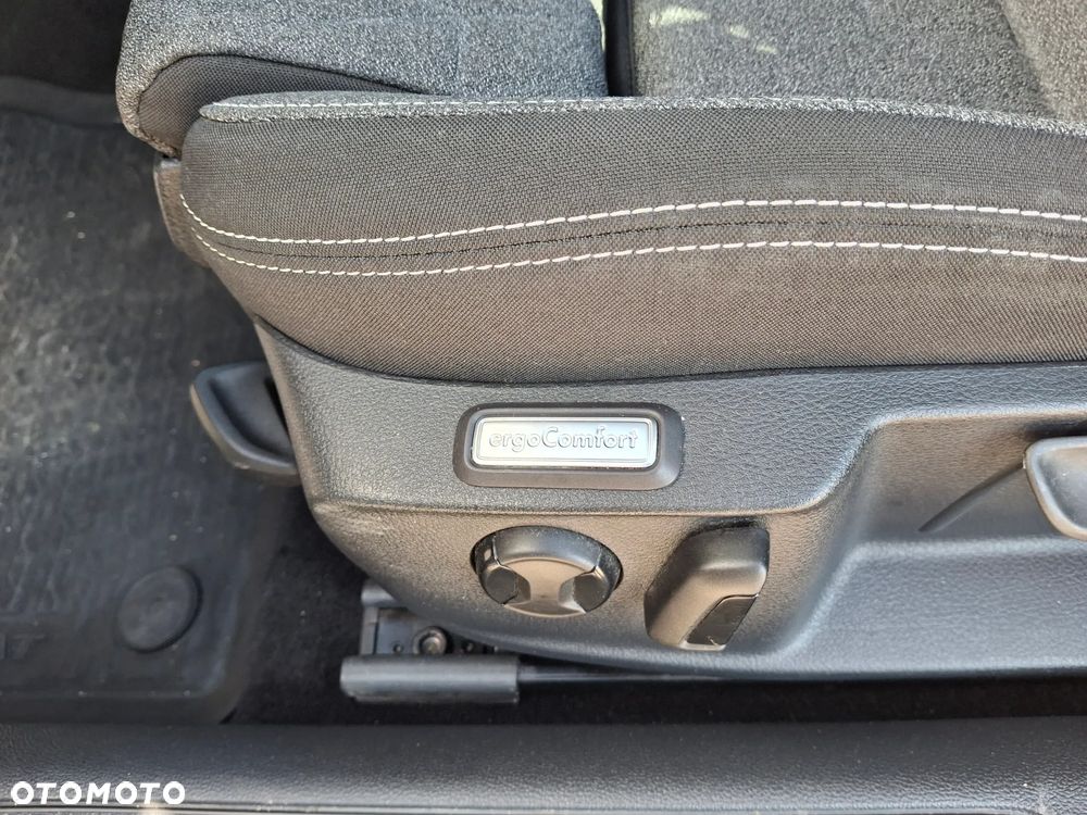 Volkswagen Passat 1.5 TSI ACT mHEV Trend DSG - 18