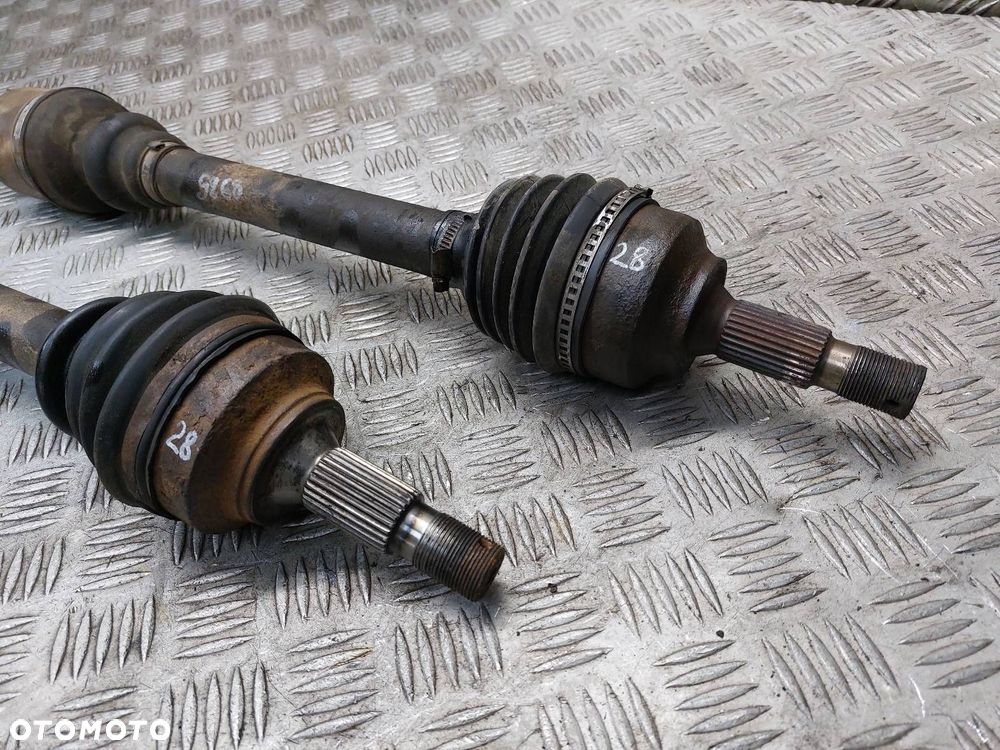 PÓŁOŚ LEWY PRZÓD + PRAWY PRZÓD 5B PEUGEOT 407 I 1.6 HDI - 2