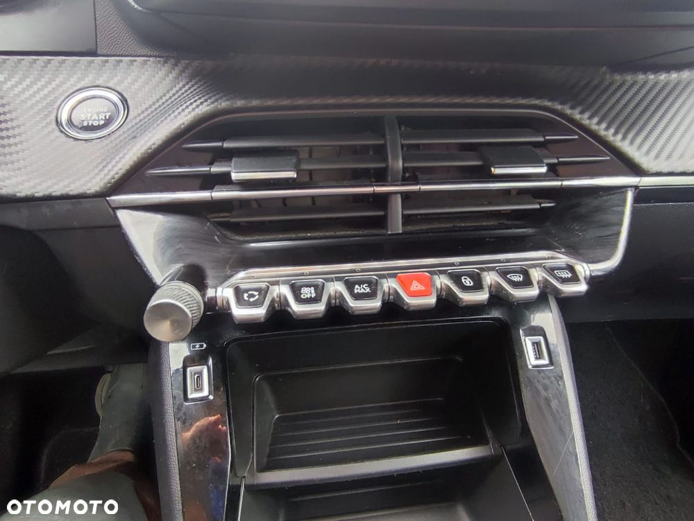 Peugeot 208 Elektromotor 136 Business - 14