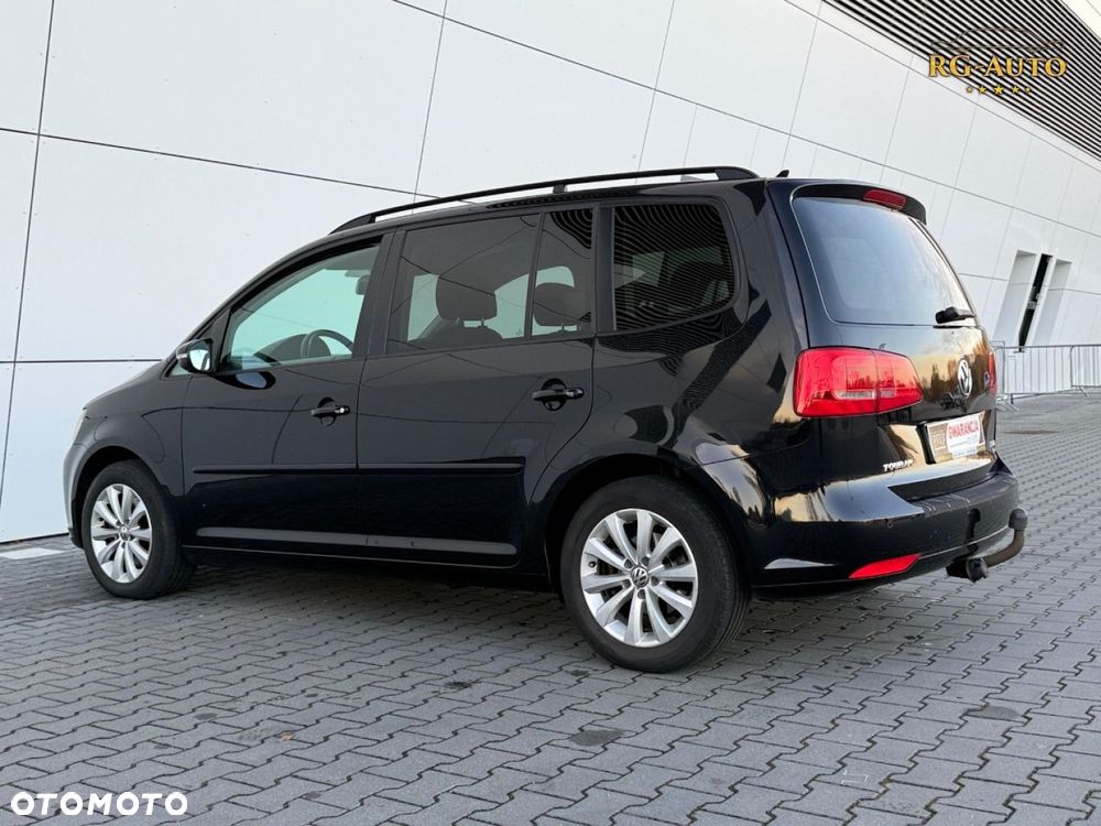 Volkswagen Touran - 12