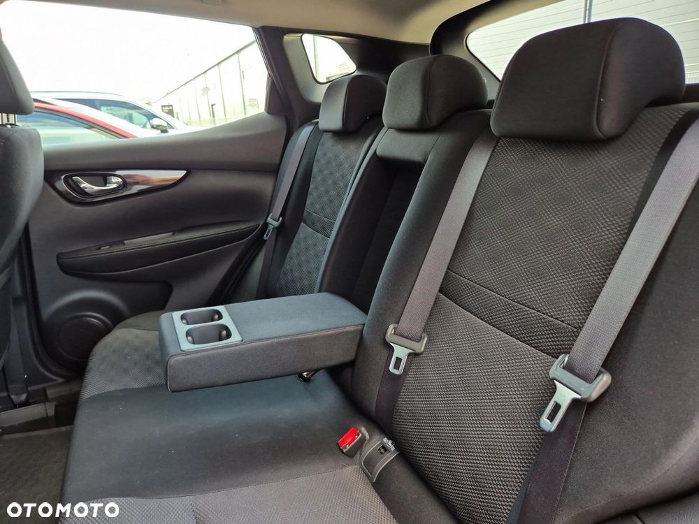 Nissan Qashqai 1.2 DIG-T N-Connecta EU6 - 17