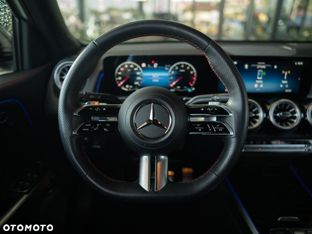 Mercedes-Benz GLB 220 mHEV 4-Matic AMG Line 8G-DCT - 13