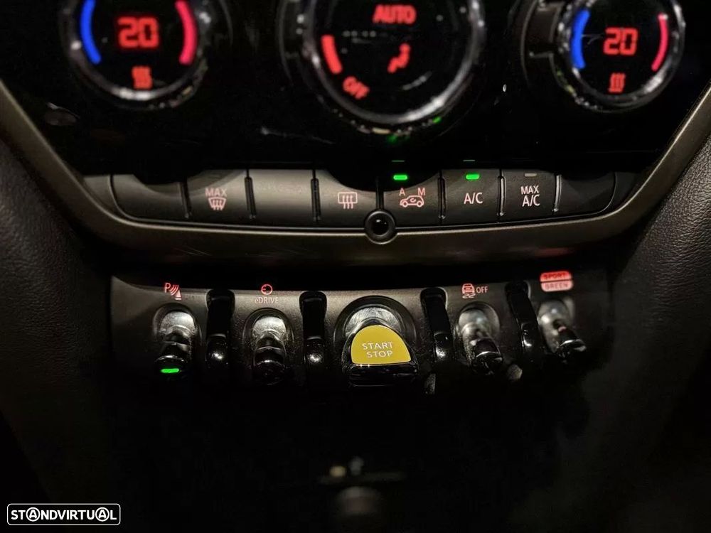 MINI Countryman Cooper SE ALL4 Auto - 30