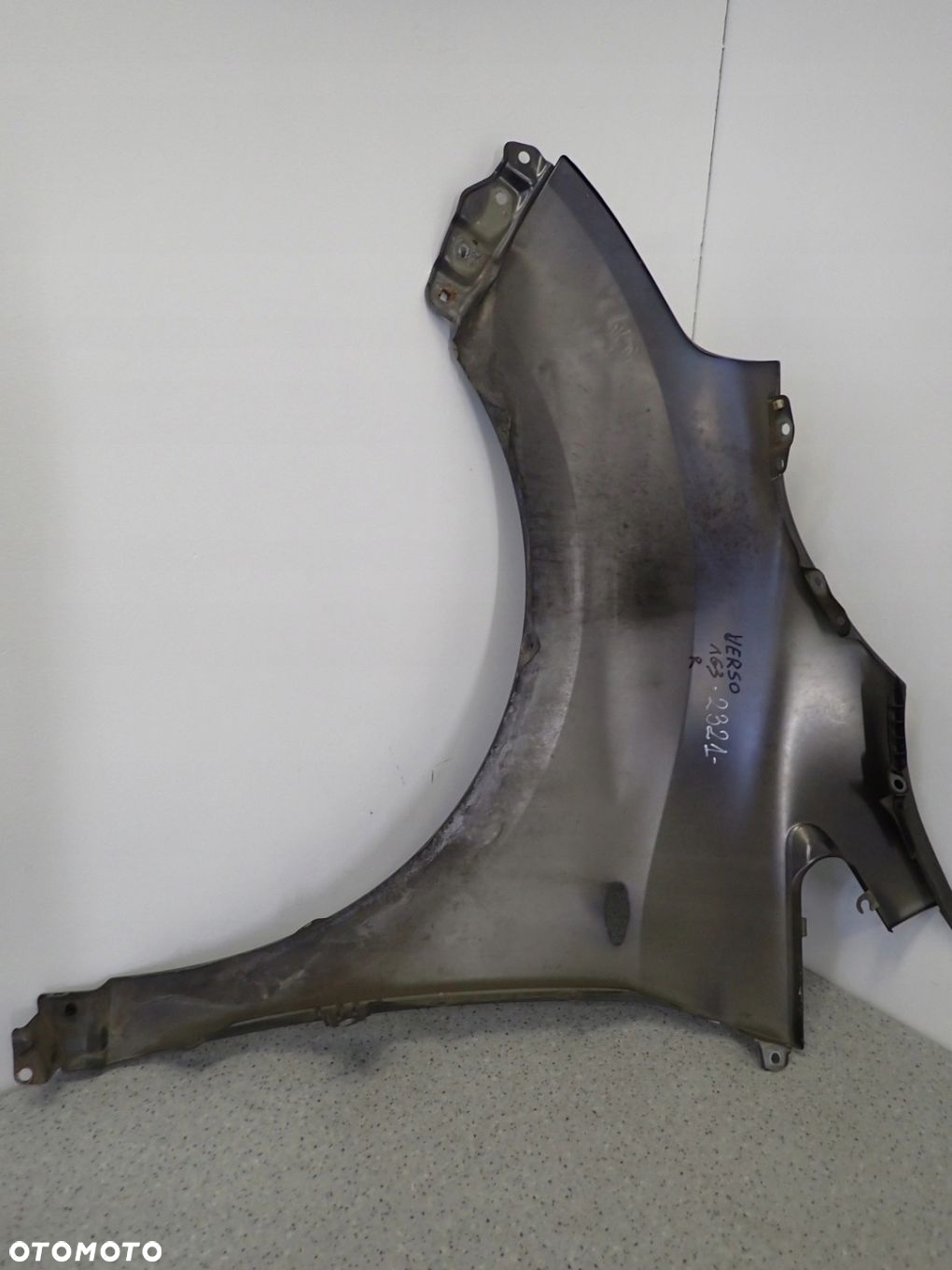 TOYOTA VERSO 09-13 BŁOTNIK PRZEDNI PRAWY 1G3 - 16