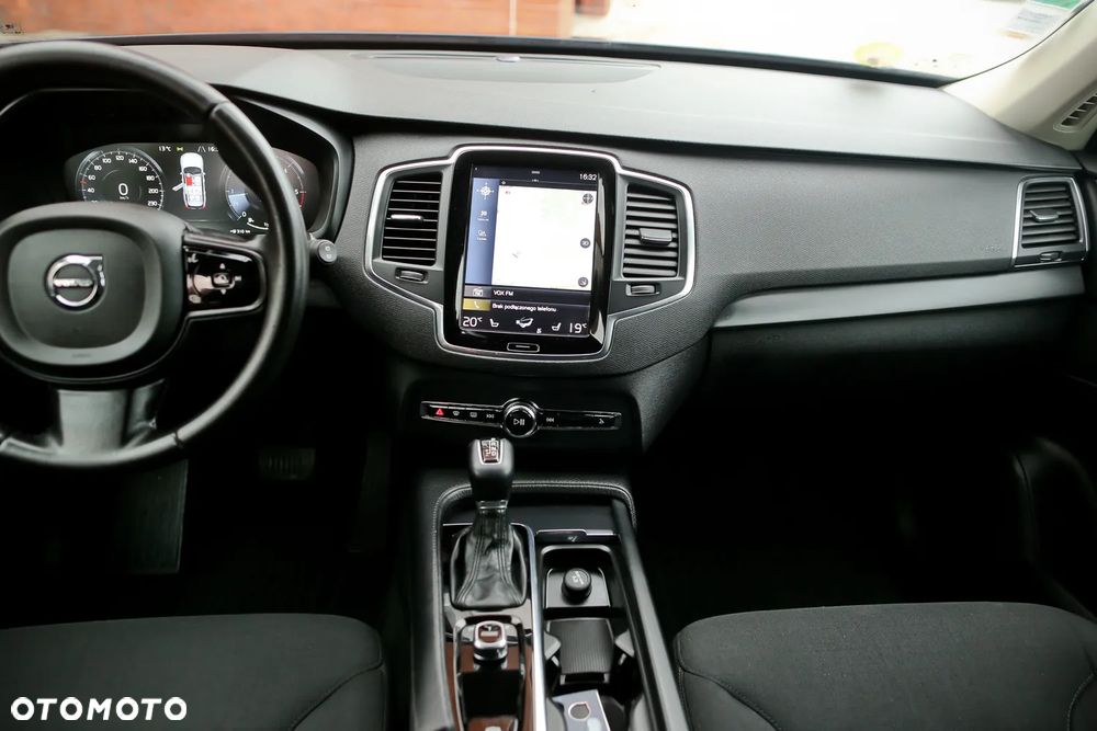 Volvo XC 90 D5 AWD Geartronic Momentum - 22