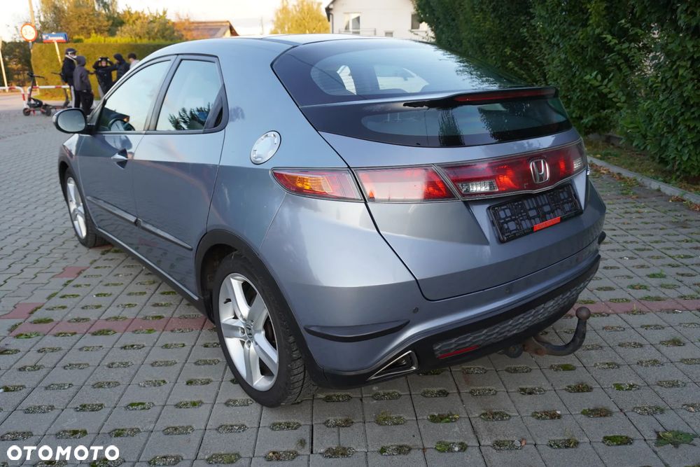 Honda Civic 1.8 Executive NAVI i-SHIFT - 5